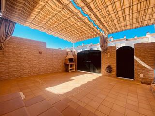 Casa adosada en alquiler en Aljaraque