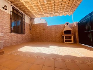 Casa adosada en alquiler en Aljaraque