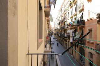 Piso en venta en El Raval en Barcelona