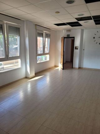 Local comercial en venta en Piscinas en Villarreal