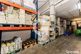 Local comercial en venta en Pedró en Cornellà de Llobregat