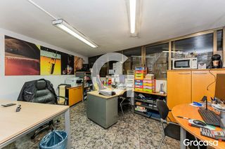 Local comercial en venta en Pedró en Cornellà de Llobregat