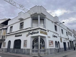 Edificio en venta en Centro - Doña Mercedes en Dos Hermanas