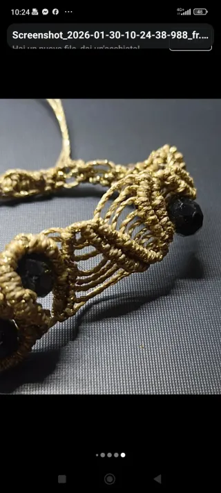 Collana macramè fatta a mano con pietre nere