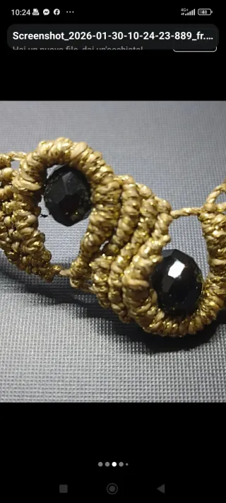 Collana macramè fatta a mano con pietre nere