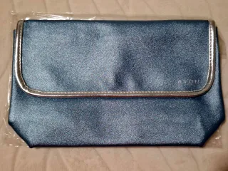 Neceser Avon Negro, Plateado y Azul