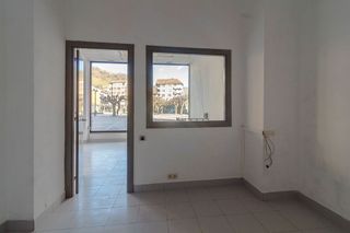 Local comercial en alquiler en Lena
