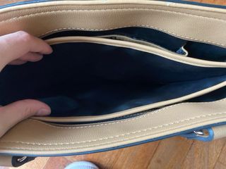 Bolso Guess Marrón y Beige