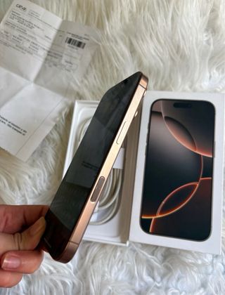iPhone 16 Pro 256GB Dorado