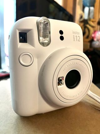Cámara Instantánea Fujifilm Instax Mini 12 Blanca
