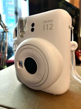 Cámara Instantánea Fujifilm Instax Mini 12 Blanca
