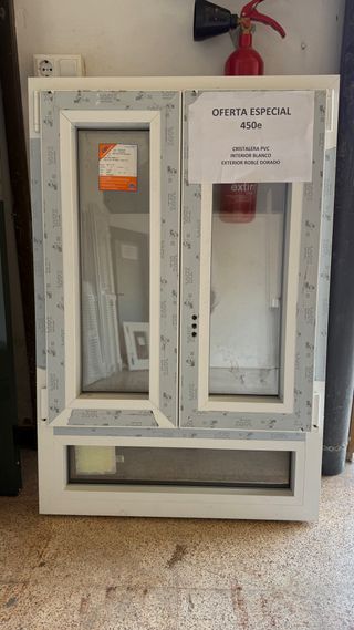 Cristalera PVC bicolor inter. Blanco exter. Roble