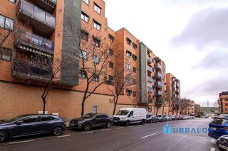 Local comercial en venta en Valderas - Los Castillos en Alcorcón