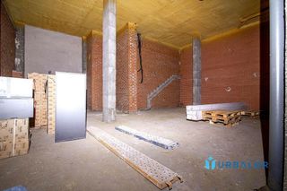 Local comercial en venta en Valderas - Los Castillos en Alcorcón