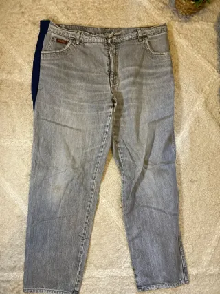 Pantalones vaqueros grises rectos retro