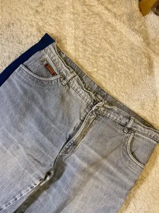 Pantalones vaqueros grises rectos retro