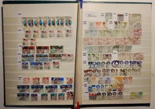 Álbum de sellos América clásicos y modernos