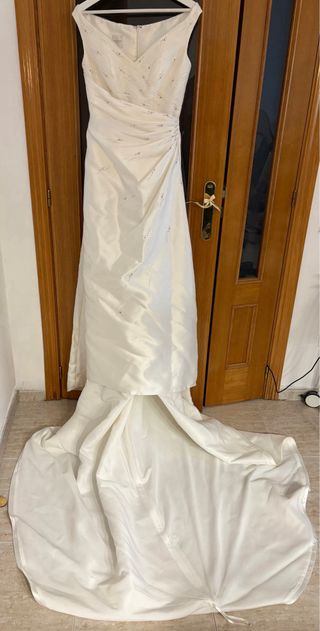 Vestido de Novia Pronovias Blanco. Incluye velo.