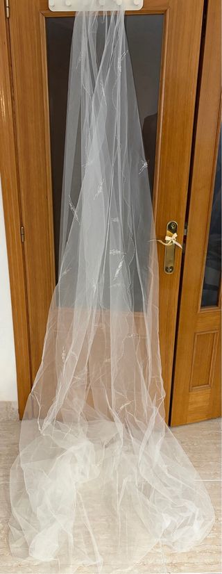 Vestido de Novia Pronovias Blanco. Incluye velo.