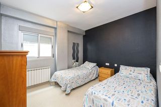 Piso en venta en Bola de Oro - Serrallo en Granada