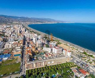 Local comercial en venta en Poniente-Faro en Vélez-Málaga