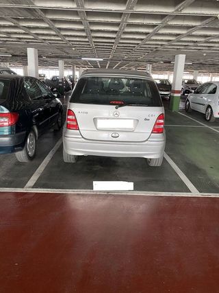 Garaje en venta en Pedró en Cornellà de Llobregat