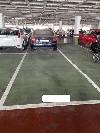 Garaje en venta en Pedró en Cornellà de Llobregat