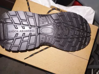 Botas de seguridad SCALA II S1P SRC. Metal free