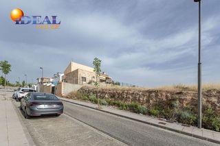 Terreno en venta en Zubia (La)