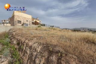 Terreno en venta en Zubia (La)