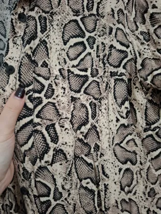 Camisa larga estampado serpiente