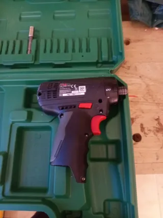 Taladro Atornillador Wurth con maletín