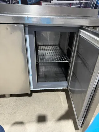 Mesa Refrigerada Coreco 4 Puertas