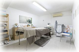 Local comercial en venta en Pubilla Cases en Hospitalet de Llobregat, L´