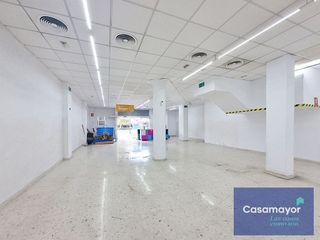 Local comercial en alquiler en Ensanche - Diputación en Alicante