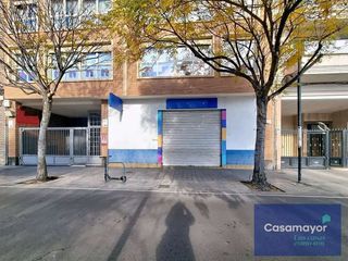 Local comercial en alquiler en Ensanche - Diputación en Alicante