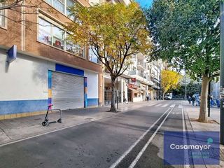 Local comercial en alquiler en Ensanche - Diputación en Alicante