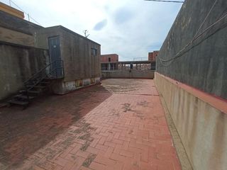 Edificio en venta en La Torre en Valencia