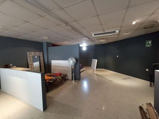 Edificio en venta en La Torre en Valencia