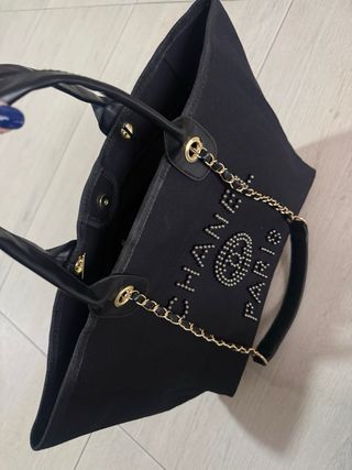 Borsa Tote Chanel Nera con Catena