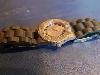 Reloj Guess Dorado y Negro