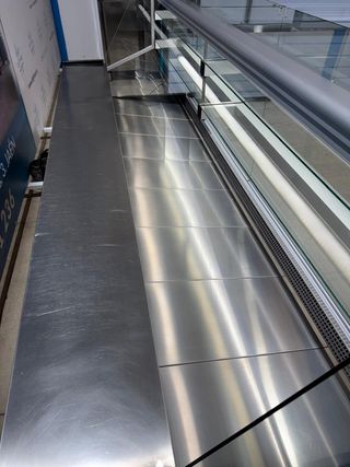 Vitrina refrigerada Infrico cristal recto seminuev