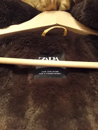 Abrigo corto mostaza pelo talla S ZARA