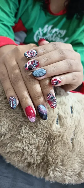 Servicio: Manicura en gel, soft gel, y sistema gel