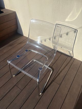 Silla transparente y metal Ikea