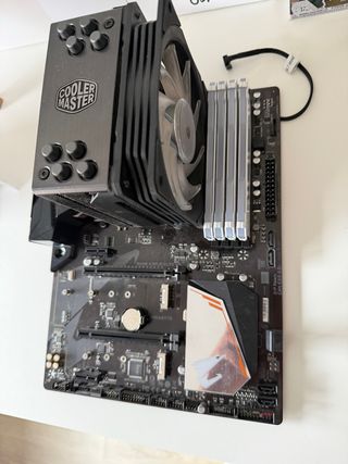 Pc procesador, placa base, ram y ventilador de cpu