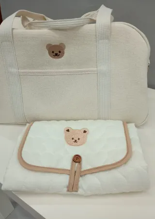 Maleta bebé,ropa y accesorios primeros meses Nuevo