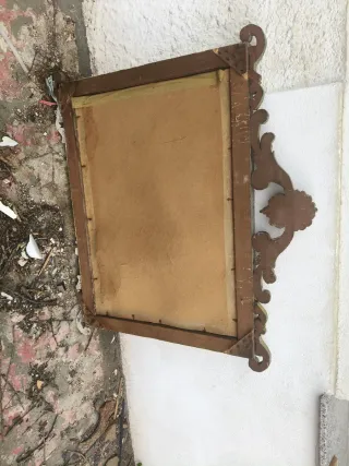 Espejo decorativo beige y dorado