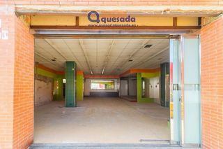 Local comercial en alquiler en Lena
