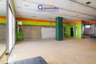 Local comercial en alquiler en Lena